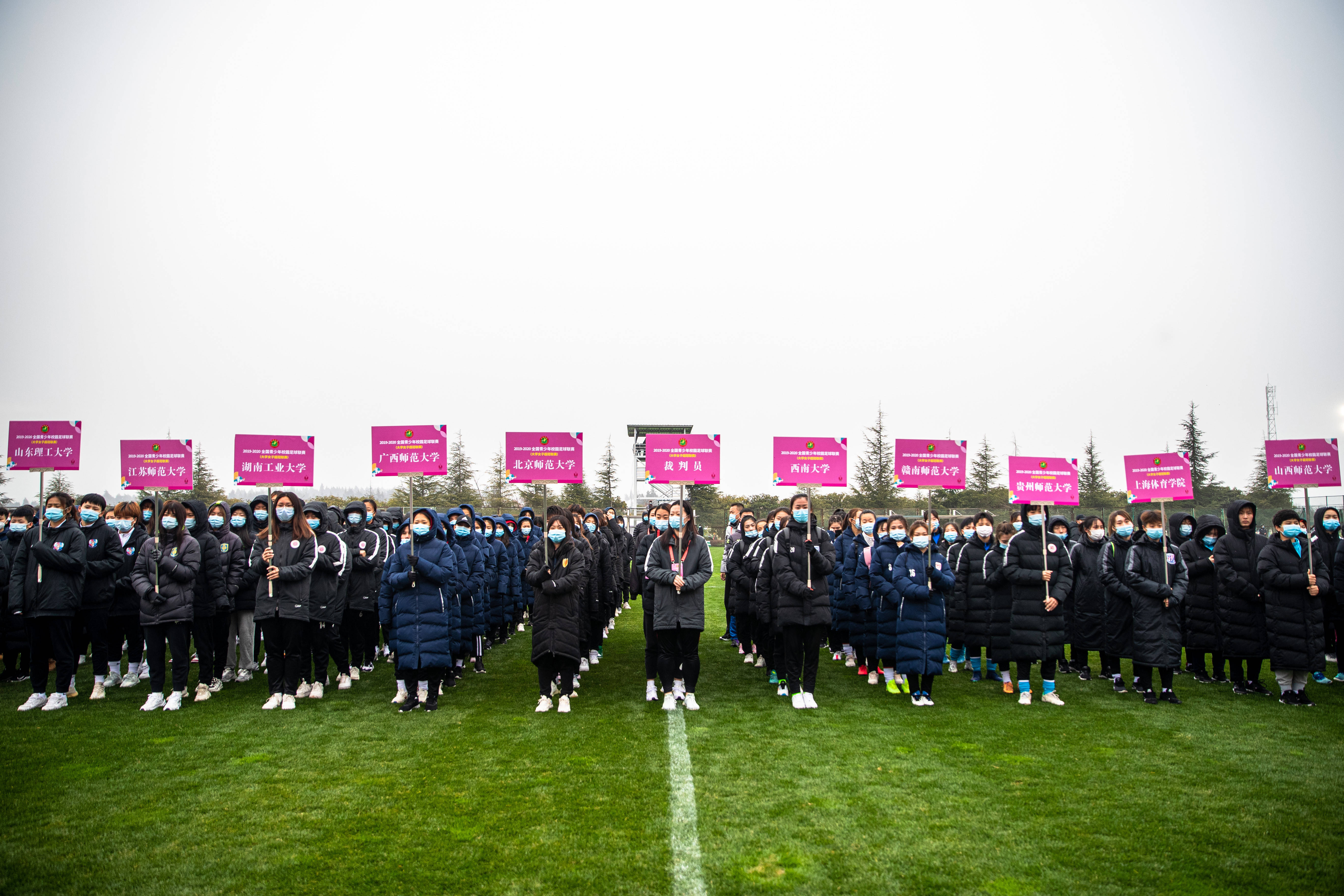 大胜巨熊！欧预赛揭幕盛况空前嬉闹绽放