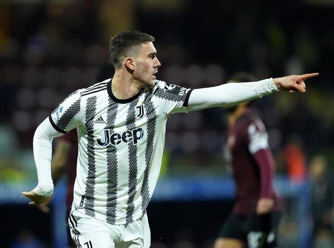 卡利亚里客场战平拉齐奥,保持不败的简单介绍 卡利亚里客场战平拉齐奥,保持不败的简单介绍