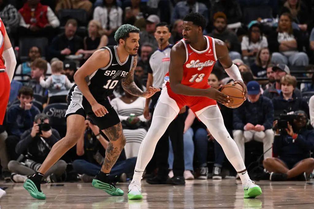 篮网险胜连续三场30+，黄蜂关键表现点燃全场！