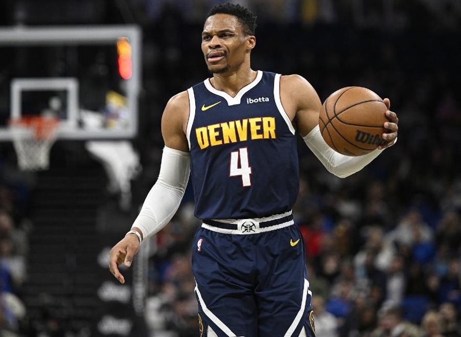 关于威少狂砍詹姆斯分，76人迎来新赛季高光！的信息