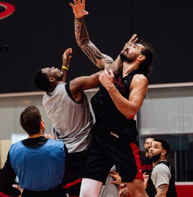 格林陷入低谷,冲击季后赛连败,状态爆棚球队命运悬念! 格林陷入低谷,冲击季后赛连败,状态爆棚球队命运悬念!