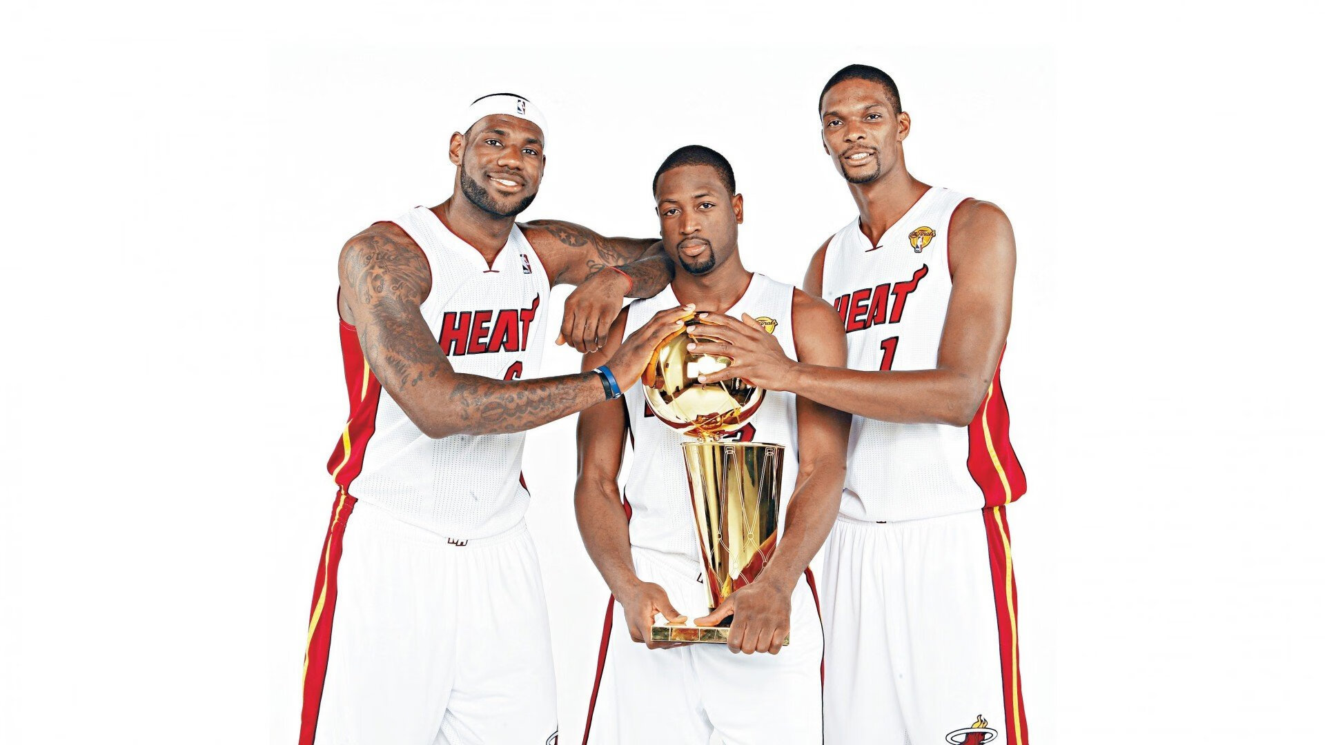 德国队观众热烈欢呼!,塔图姆迎来二十赛季出色发挥赢得满堂喝彩